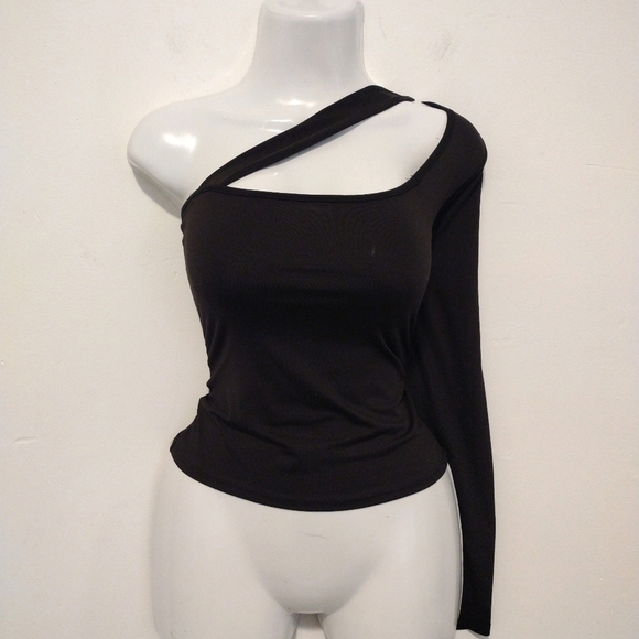 Forever 21 - One Shoulder Long Sleeve Satin Top - Picture 2 of 12